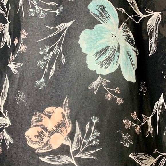 Torrid Goodnight Floral Chiffon Button Front Top 2 - Picture 8 of 10